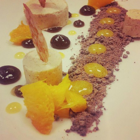 Speculaasparfait, sinaasappel segmenten, dropgel, ssinaasappelgel en chocoladepoeder